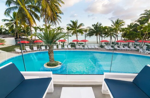 Boca Beach Residence piscina